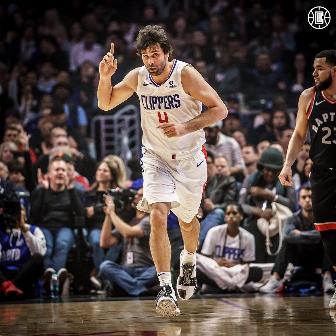 开云体育下载-赛地聚焦——法国杯冲刺阶段热度飙升，休斯敦火箭单刀错失，气氛紧张，资深球员宣示担当(8法国雪崩赛)